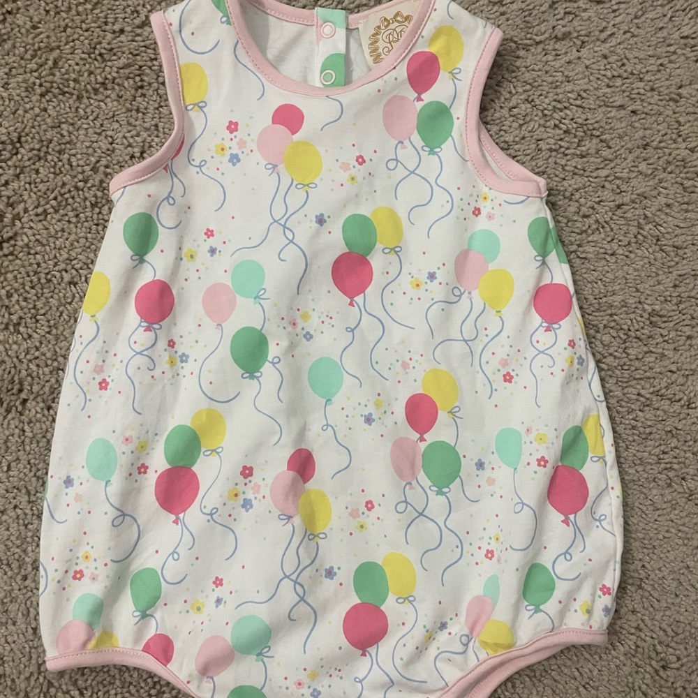 The Beaufort Bonnet Company balloon bubble. Patton play